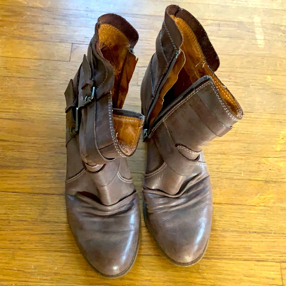 Naya ankle boots